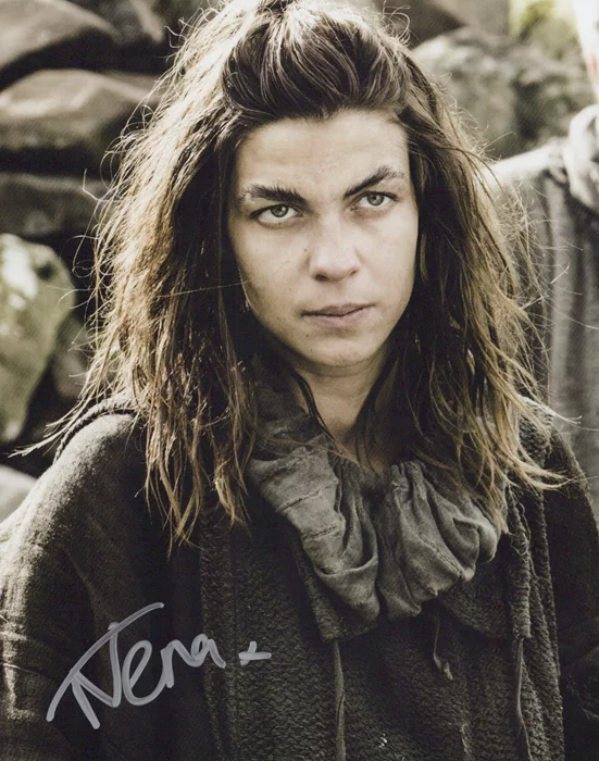 Natalia Tena autograph