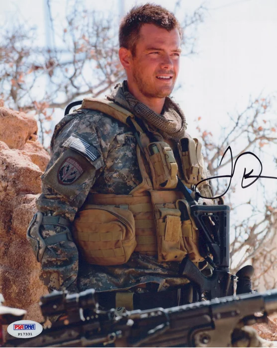Josh Duhamel autograph