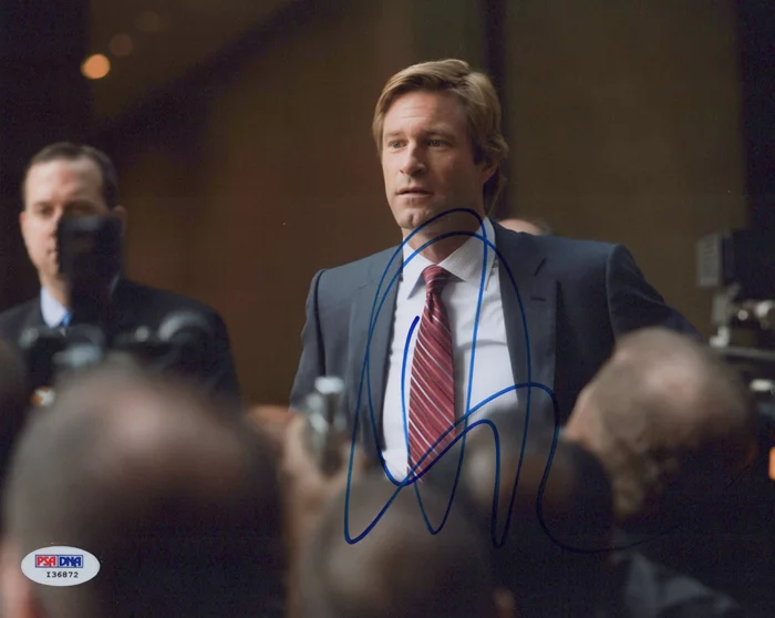 Aaron Eckhart autograph