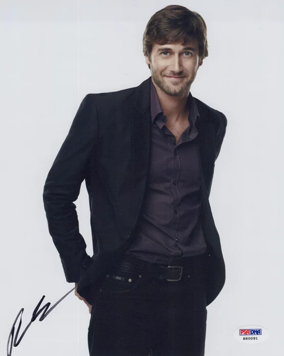 Ryan Eggold autograph
