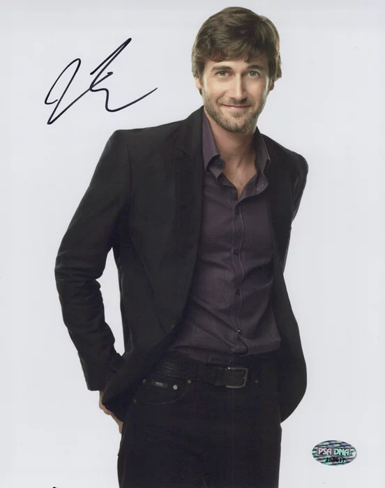 Ryan Eggold autograph