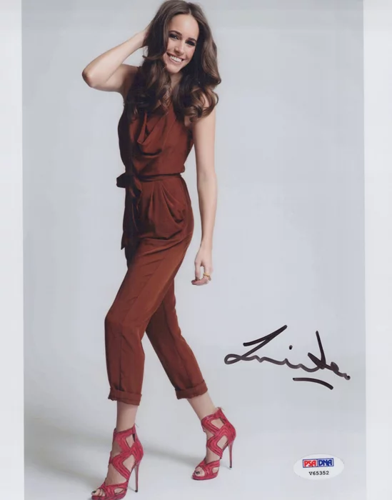 Louise Roe autograph