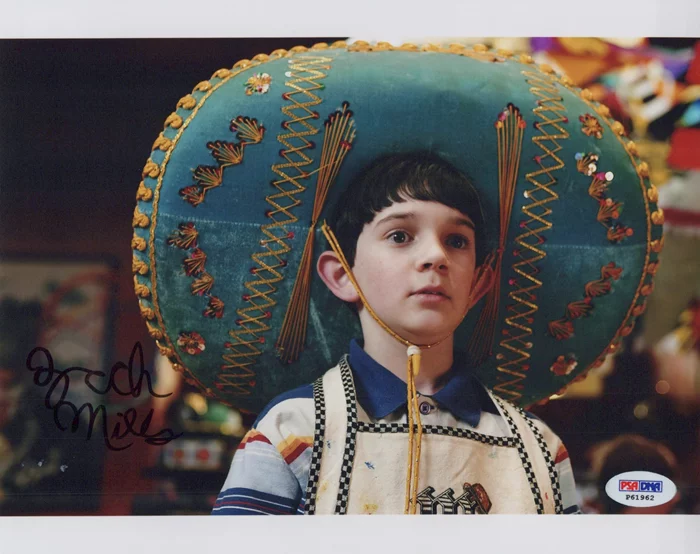 Zach Mills autograph