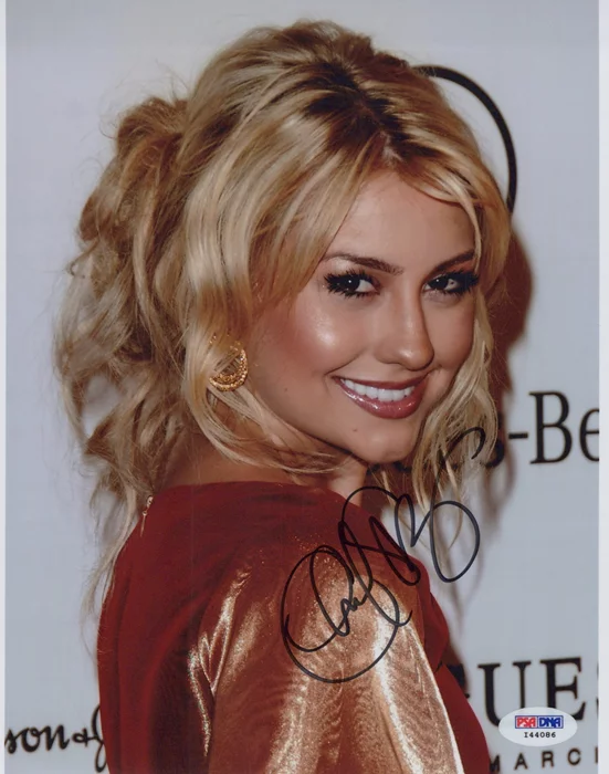 Chelsea Staub autograph