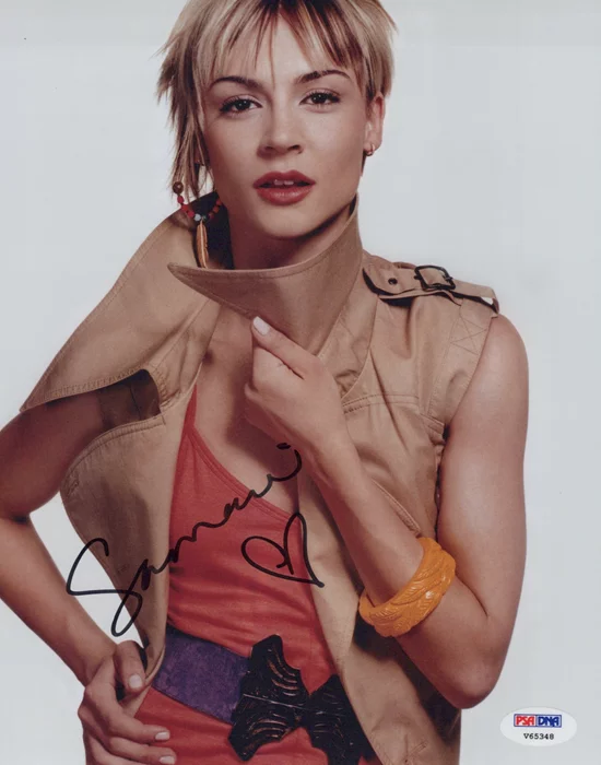 Samaire Armstrong autograph