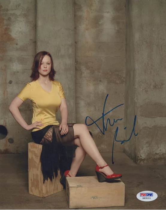 Thora Birch autograph
