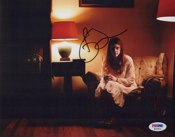 Ashley Bell autograph