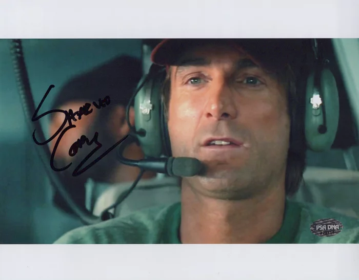 Sharlto Copley autograph