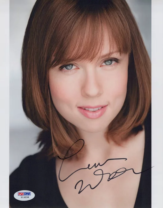 Laura  Waddell autograph
