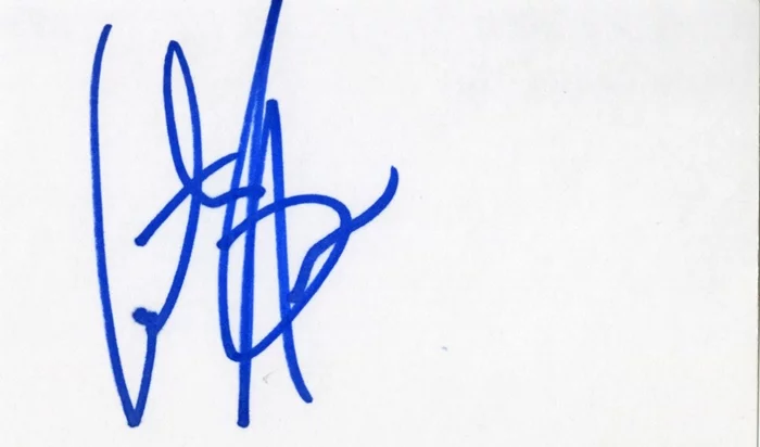 Cynthia Nixon autograph
