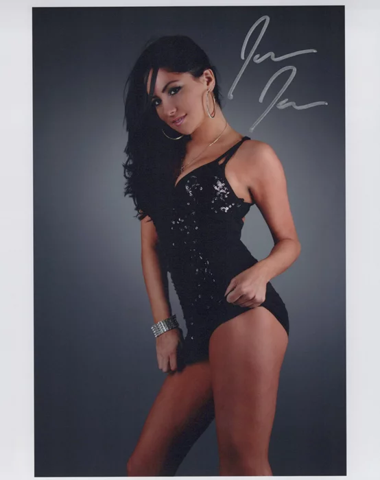 Jaelyn James autograph