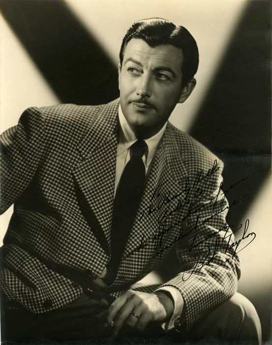 Robert Taylor autograph