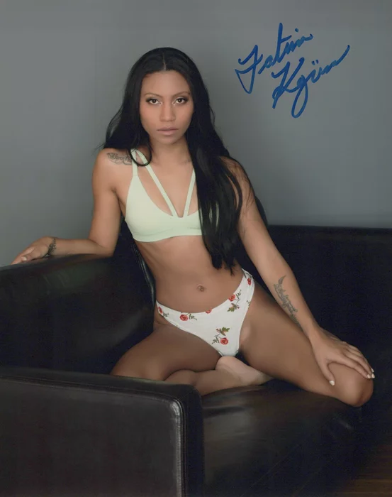 Fatima Kojima autograph