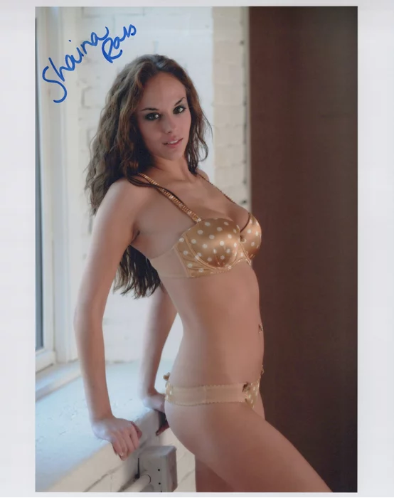 Shaina Ross autograph