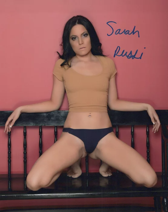 Sarah Russi autograph