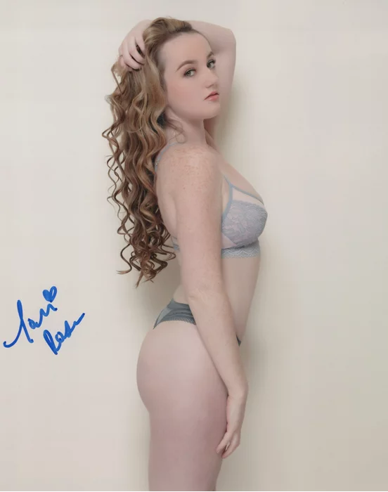 Tori Rose autograph