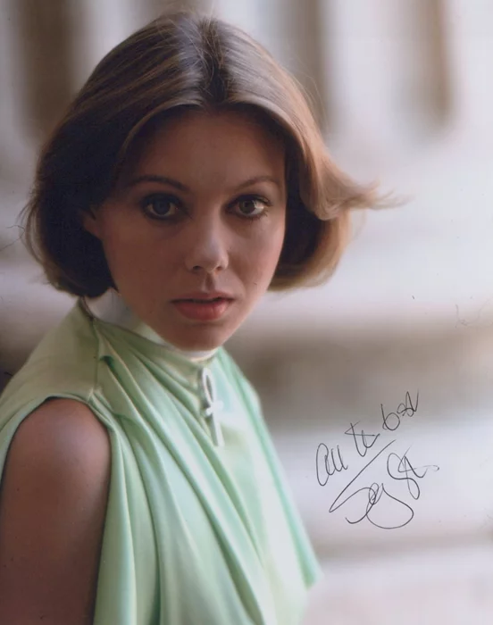 Jenny Agutter autograph