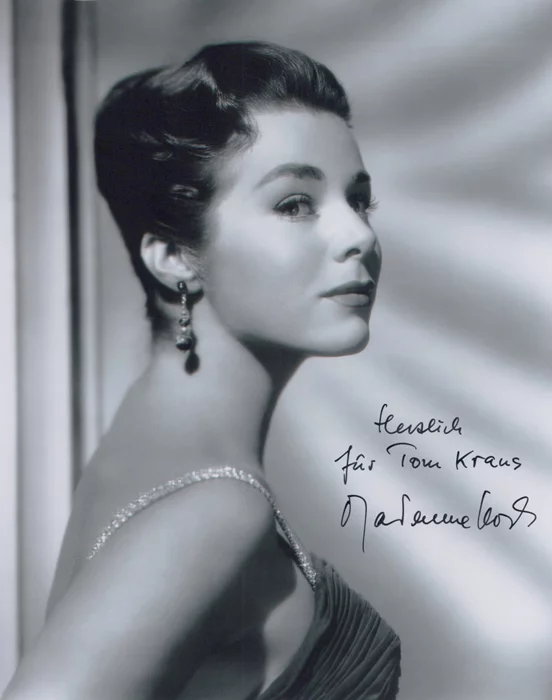 Marianne Koch autograph