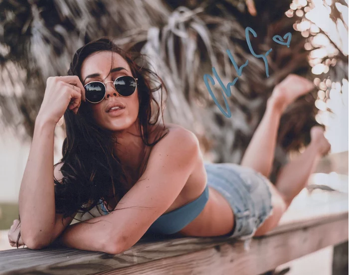 Chelsea Green autograph