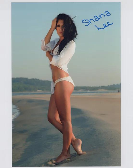 Shana Lee autograph