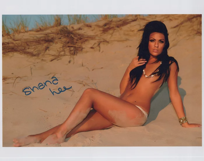 Shana Lee autograph