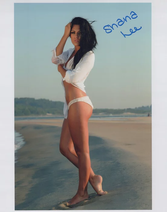 Shana Lee autograph