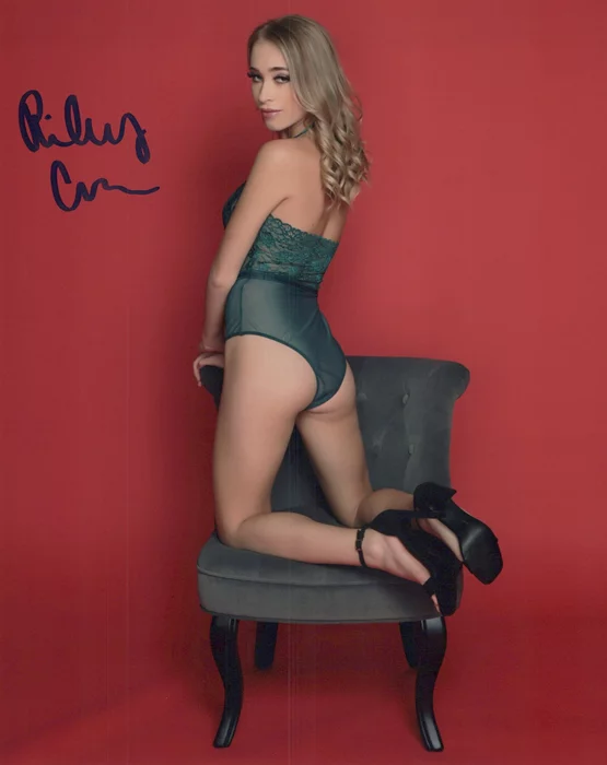 Riley Anne autograph