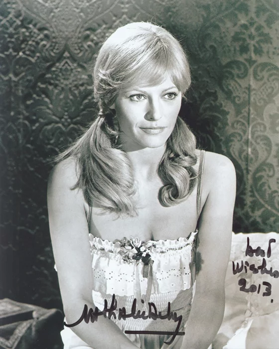 Nathalie Delon autograph