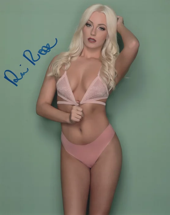 Ria Rose autograph
