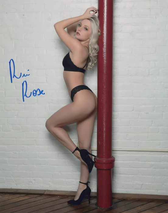 Ria Rose autograph