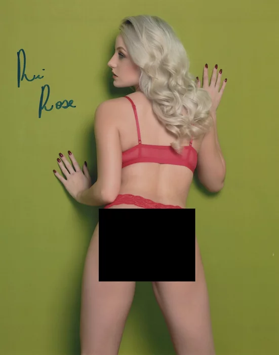 Ria Rose autograph