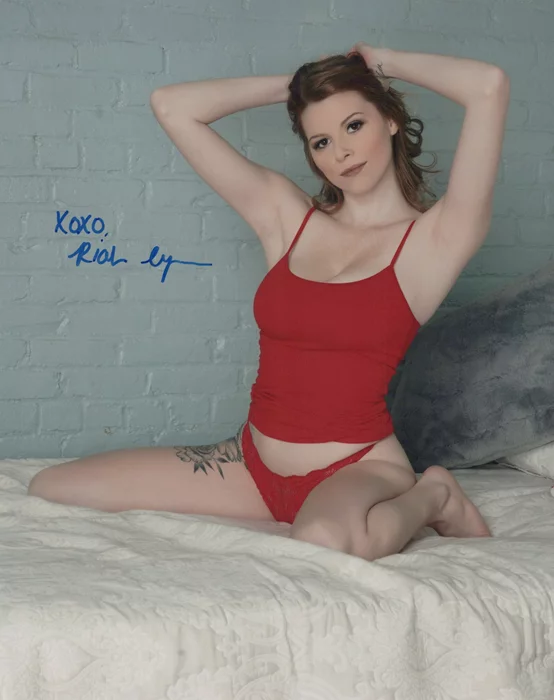 Riah Lynn autograph