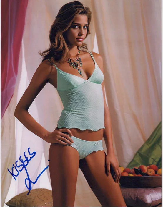 Ana Beatriz-Barros autograph