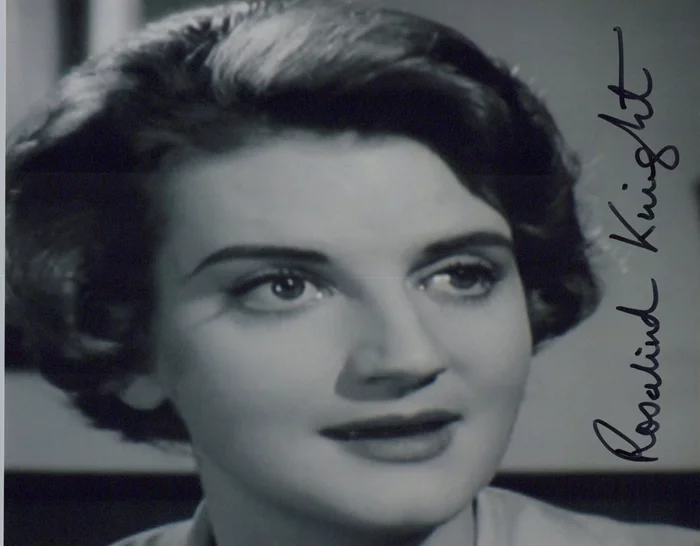 Rosalind Knight autograph