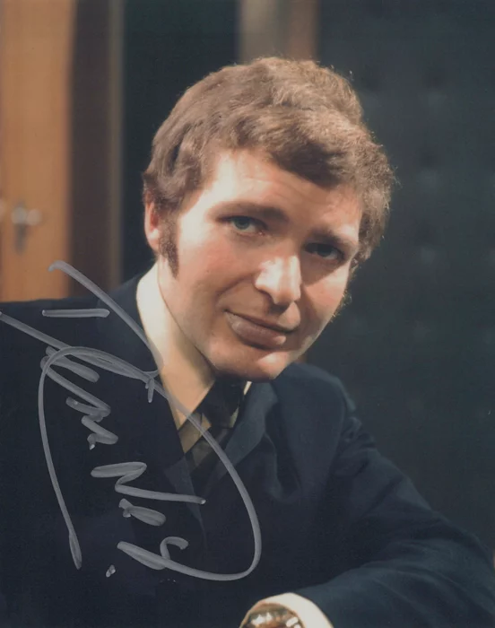 Derren Nesbitt autograph