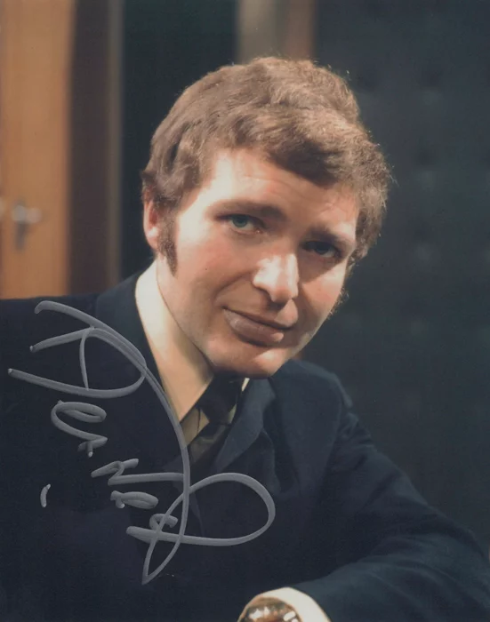 Derren Nesbitt autograph