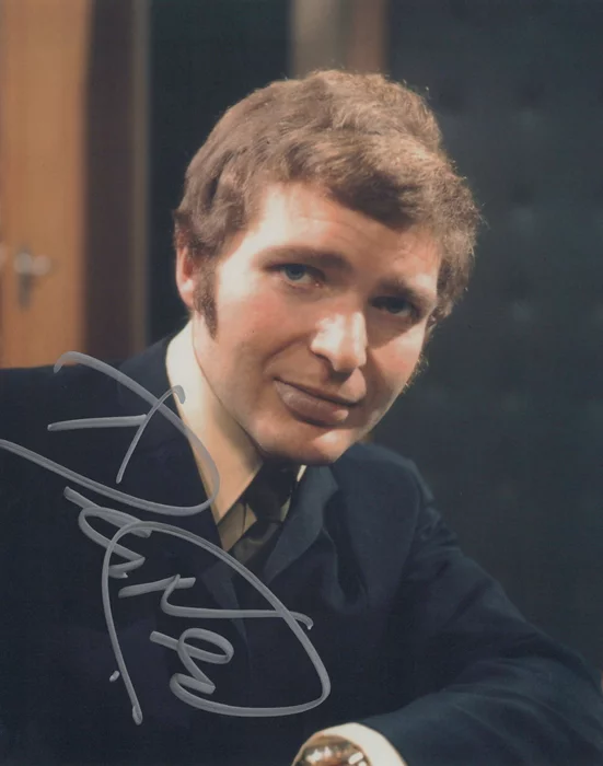 Derren Nesbitt autograph