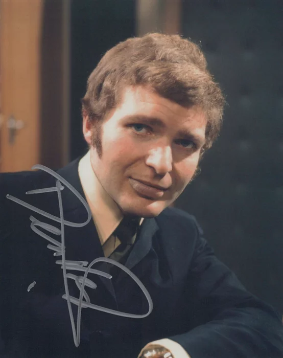 Derren Nesbitt autograph