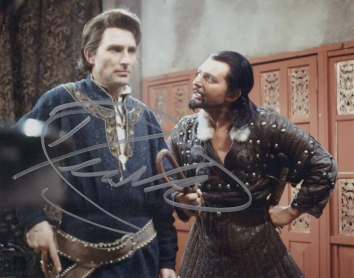 Derren Nesbitt autograph