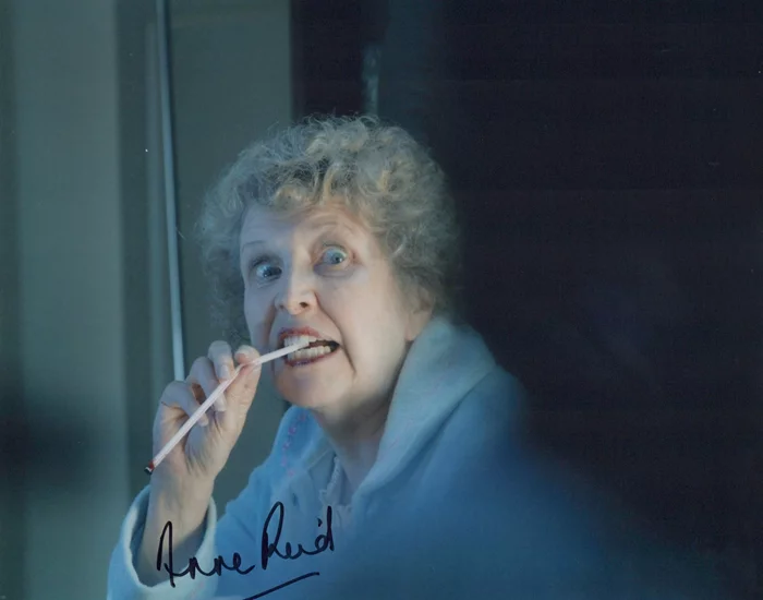 Anne Reid autograph