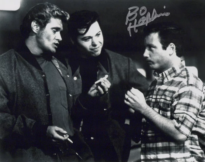 Bo Hopkins autograph