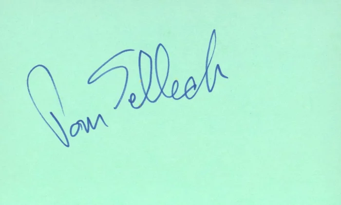 Tom Selleck autograph