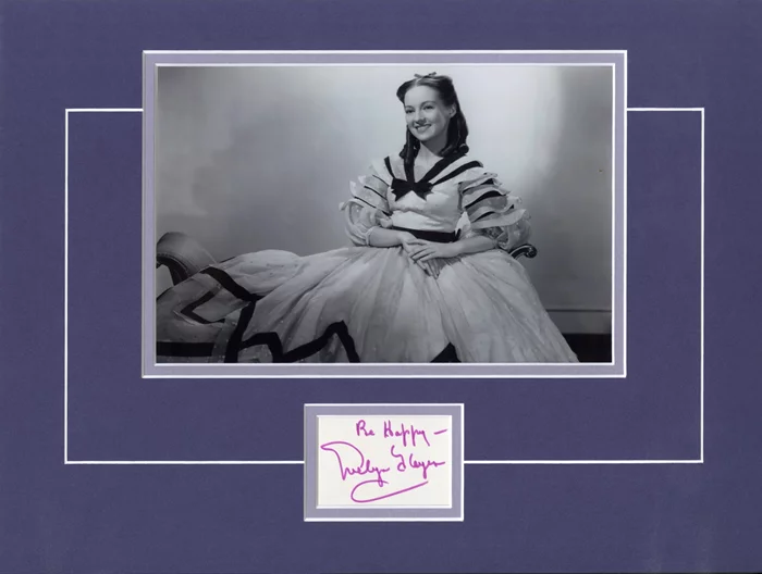 Evelyn Keyes autograph