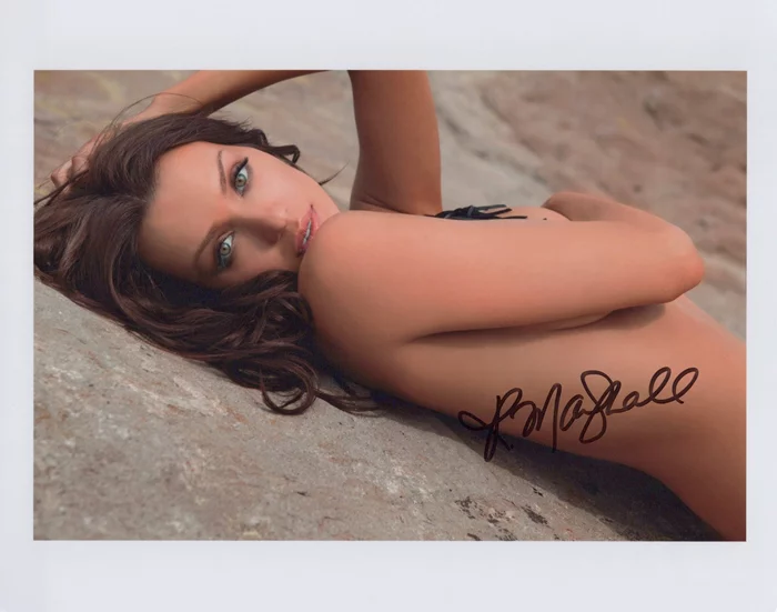 Rebecca Marshall autograph