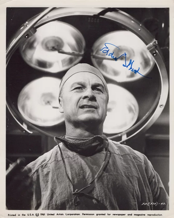 Eddie Albert autograph
