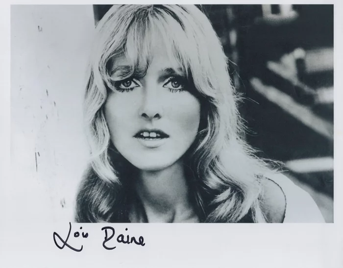 Lois Daine autograph
