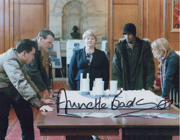 Annette Badland autograph