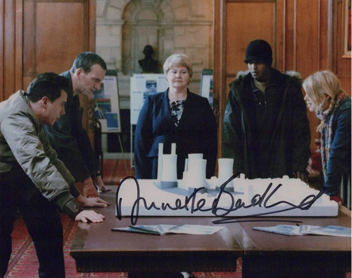 Annette Badland autograph