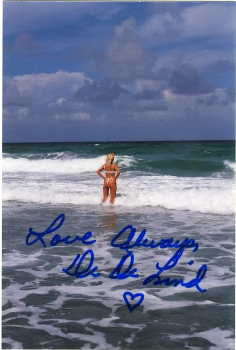 DeDe Lind autograph