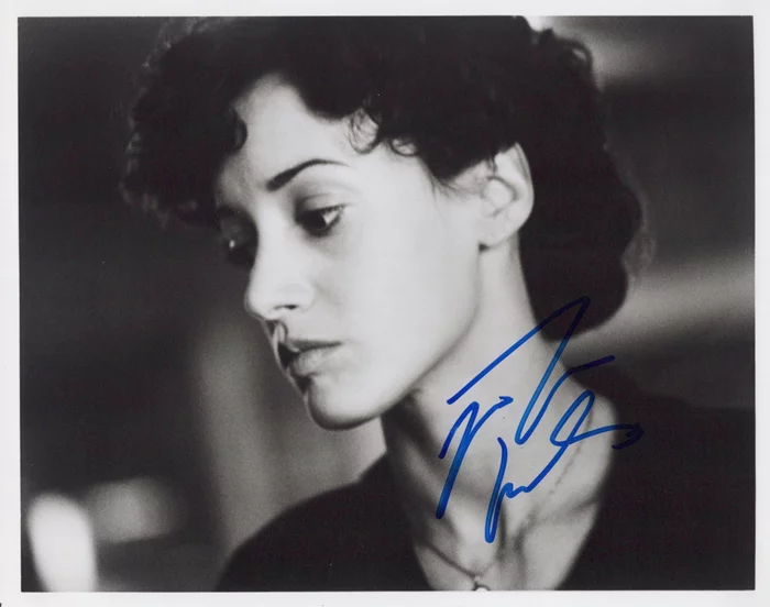 Jennifer Beals autograph